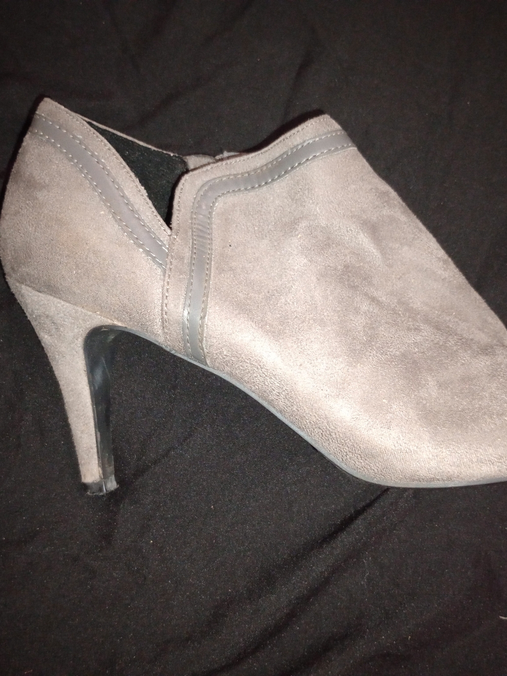 dexflex comfort Women's Grey Suede High-Heel Bootie